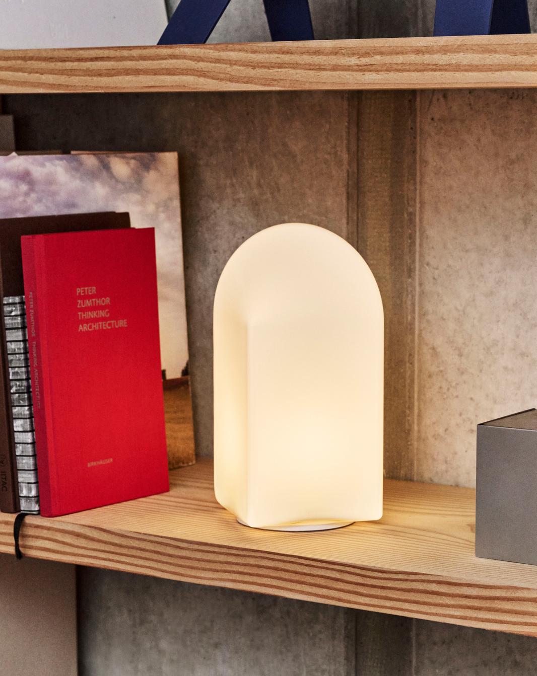 Parade Portable Lamp 240 shell white