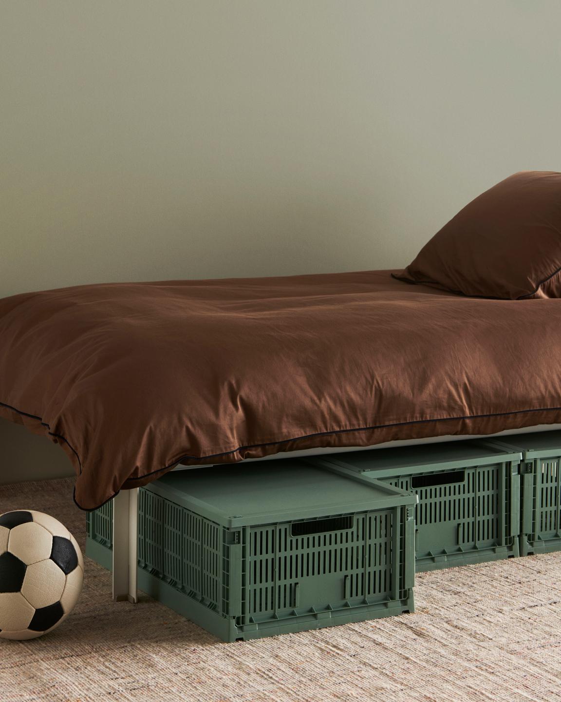 HAY Colour Crate XL sage green_HAY Colour Crate Lid Plastic XL sage green_Outline milk chocolate_Crayon Rug multi